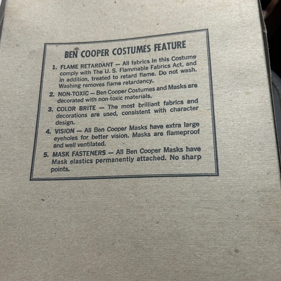 Rare Vintage NIB Star Wars The Empire Strikes Back Chewbacca Mask&Costume - Picture 2 of 4